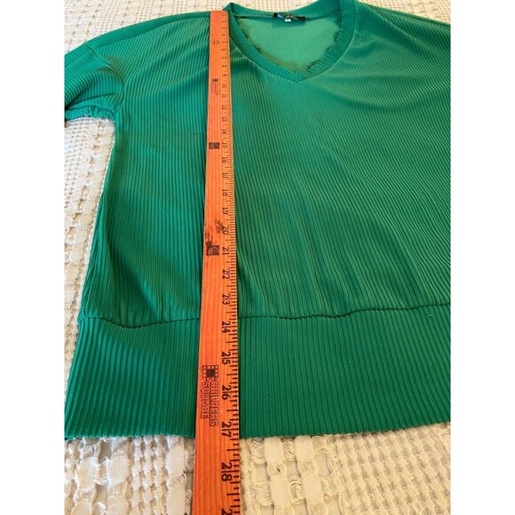 Trendy Queen Blouse Emerald Green Woman’s Size Large Blouse w/ Lace Dressy - Picture 11 of 12